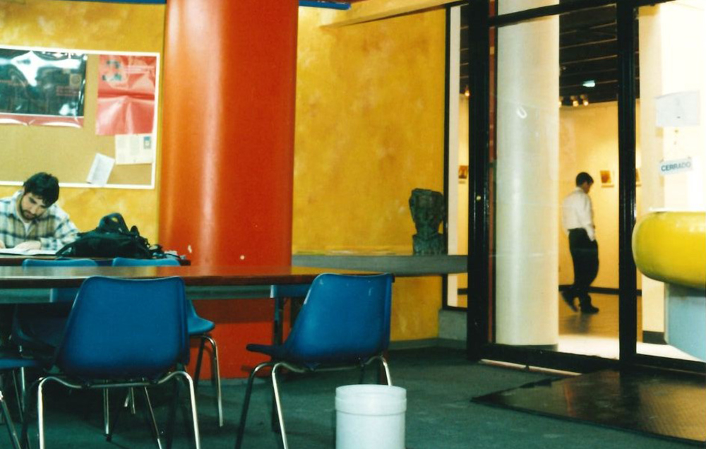 Imagen de la mediateca del CCESantiago en el año 1998